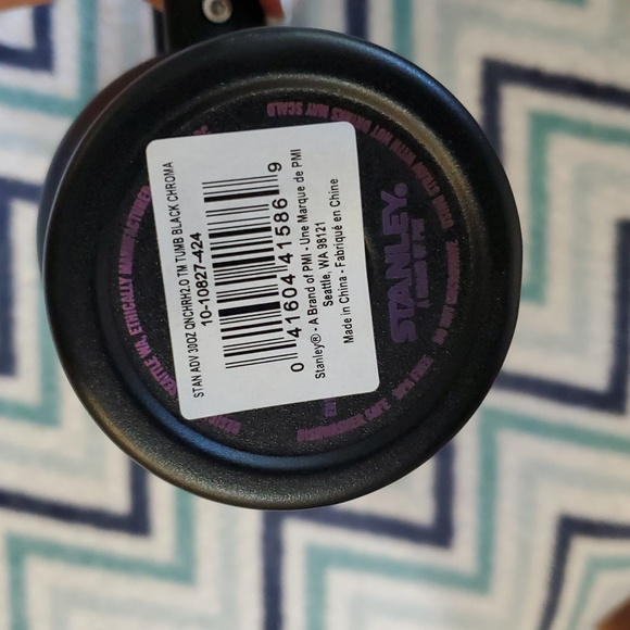 Stanley Black Chroma 30oz NWT - Picture 5 of 5